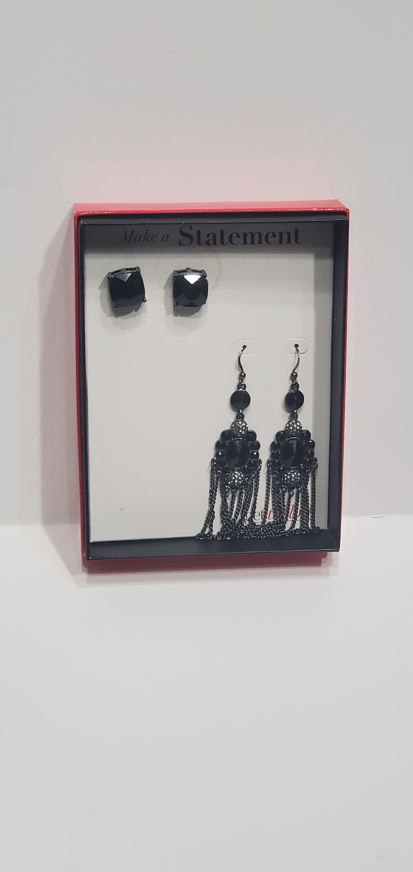 Black Earrings and Necklace Set