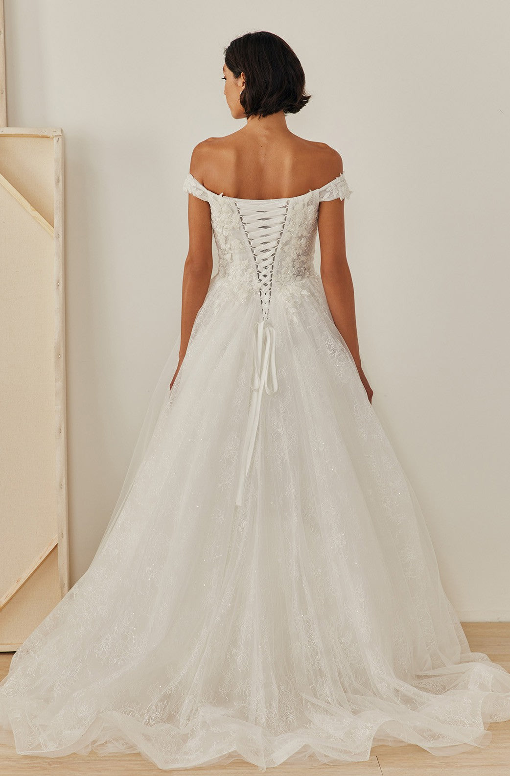 OFF SHOULDER, SWEETHEART BALLGOWN